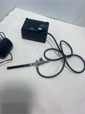 Luminess Black and Silver Dual-Action Airbrush with Compressor